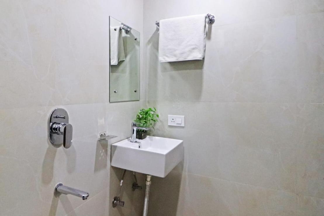 Hotel Vijaydeep Place Near Delhi Airport New Delhi Extérieur photo